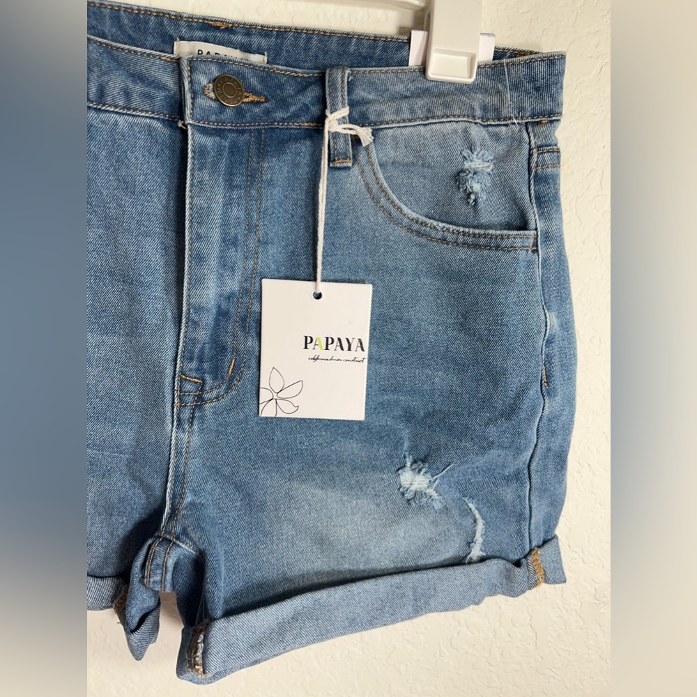 Papaya 3โ Medium Wash Ultra Stretch High Rise Cuffed Shorts - Picture 5 of 5